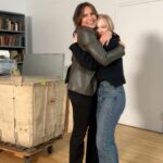 Mariska Hargitay Instagram – bring it in, squad! 🤗 25 seconds of hugs 🤝 25 elite seasons of #SVU! #HugItOut #FeelTheLove #ShareTheLove