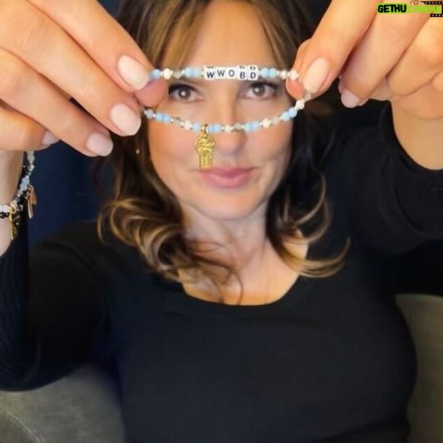 Mariska Hargitay Instagram - Celebrate 25 years of Law & Order: #SVU with custom @littlewordsproject bracelets available at the #SVU25 fan event at @rockefellercenter (and at http://littlewordsproject.com) on March 14 and 15! For all purchases of the Law & Order: SVU bracelets from Little Words Project, 25% of the proceeds (excluding sales tax or VAT, if any) will benefit The Joyful Heart Foundation (@thejhf). Founded by Law & Order: SVU actor, director, producer, and advocate @therealMariskaHargitay, Joyful Heart Foundation has been a leading national organization with a mission to transform society’s response to sexual assault, domestic violence, and child abuse, support survivors’ healing, and end this violence forever.