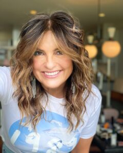 Mariska Hargitay Instagram - Still in the afterglow of the most magical night. Deepest gratitude to @taylorswift for your poetry and wisdom. You inspire us and connect us to our #delicate tenderness, joy, hope and strength—and most of all, our wish to live and love courageously. Thank you, Taylor, for all you do and all you are. 🫶🏼💖🌟 Thank you 🌳♥️