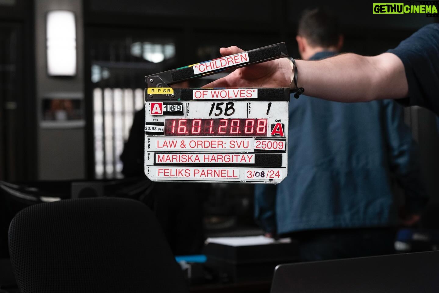 Mariska Hargitay Instagram - Lock it in squad, we've got an elite night ahead. Watch @therealmariskahargitay star AND direct an all-new #SVU tonight 9/8c on @nbc.
