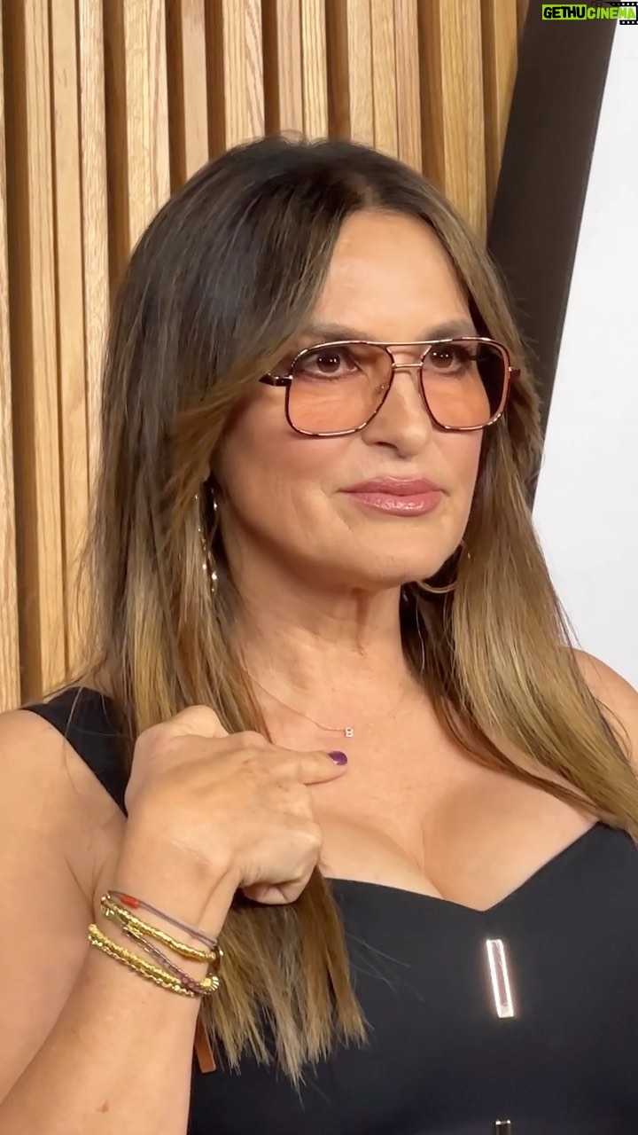 Mariska Hargitay Instagram - Girl power is in full force at the #GlamourWOTY Awards. 🤩 2021 Woman of the Year #MariskaHargitay is wearing a “B” necklace for Woman of the Year #BrookeShields. Watch the red carpet livestream at the link in bio.