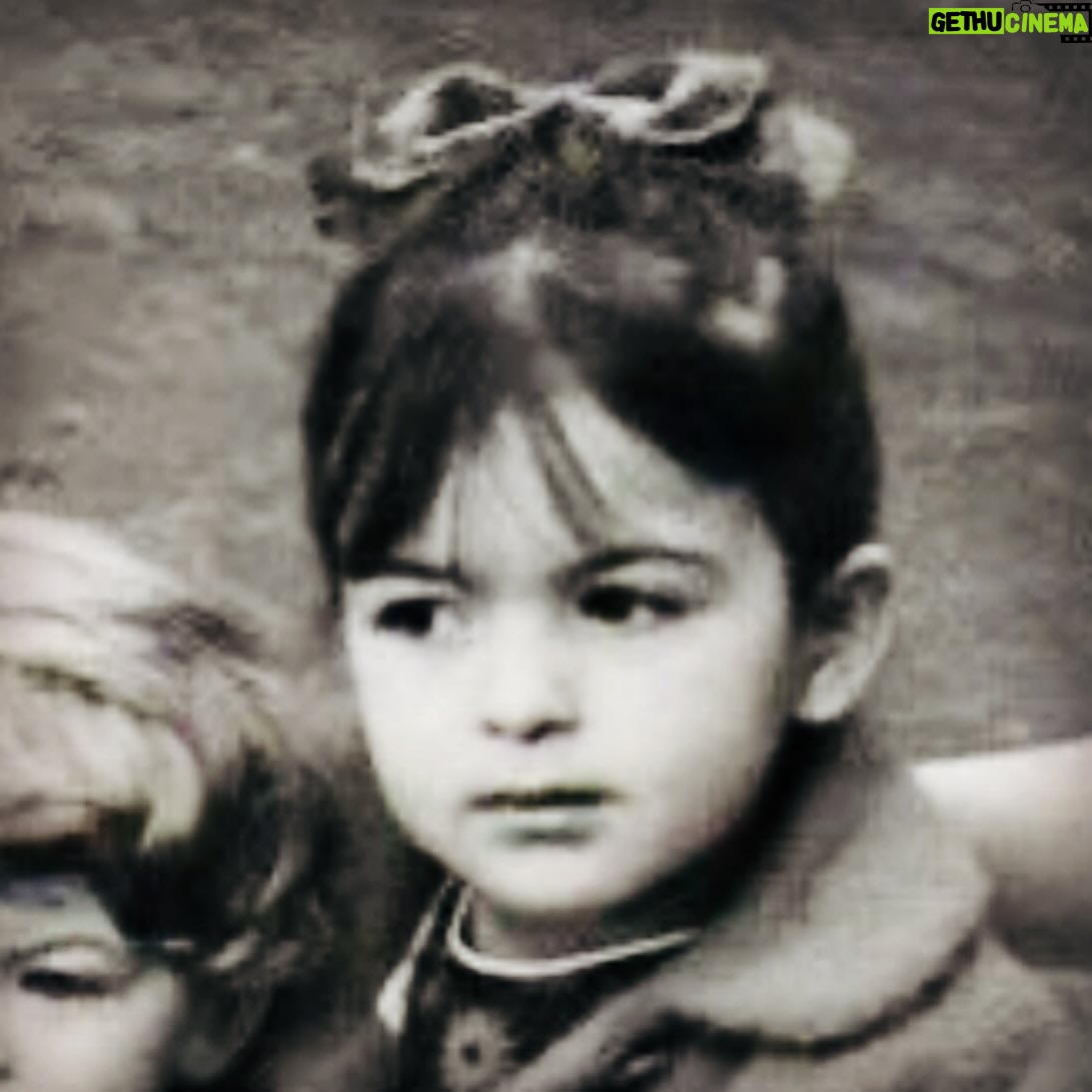 Mariska Hargitay Instagram - Baby Bow Benson Baby Benson with a bow? #RockABow #RockABowBaby 🎀