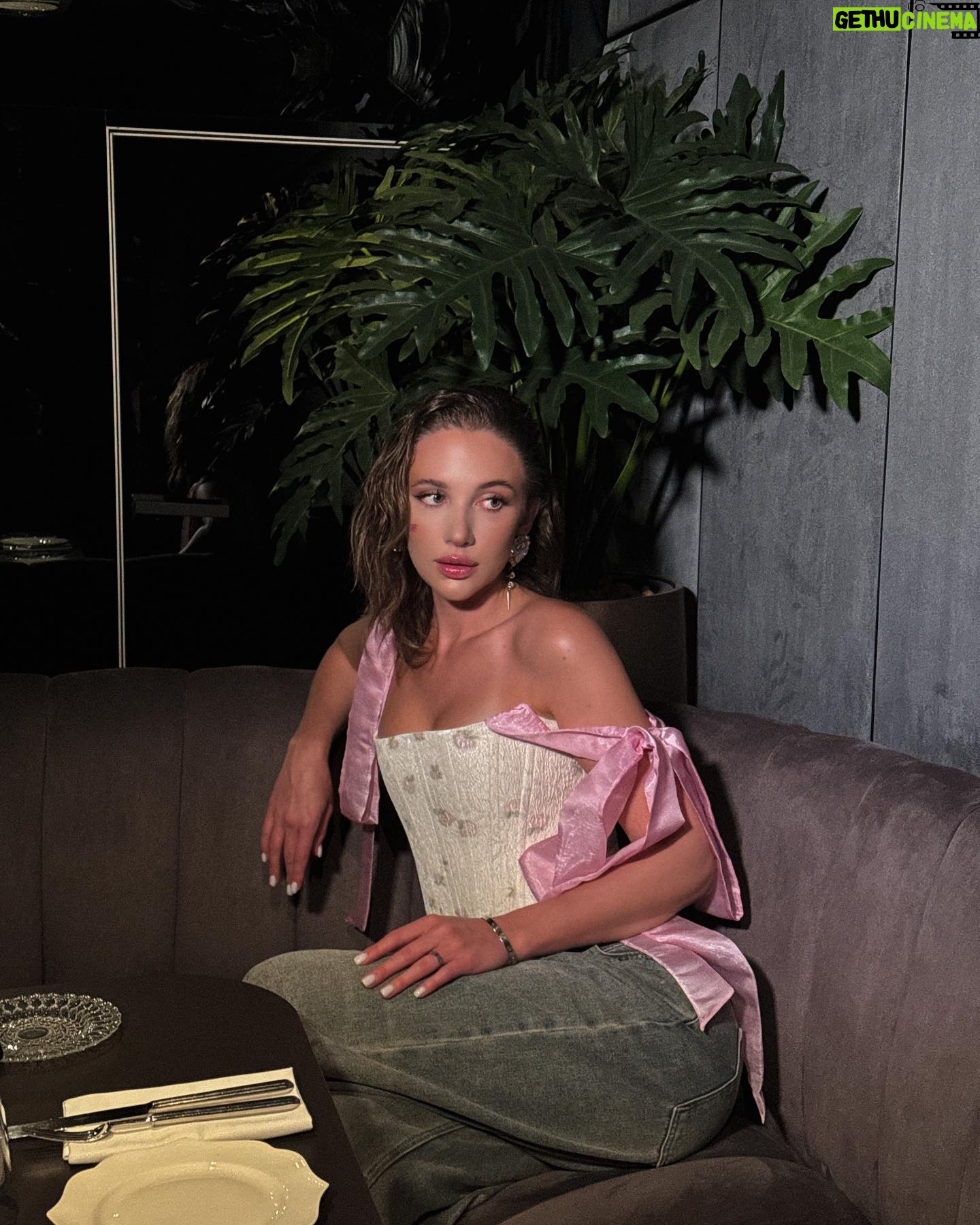 Mariya Boyko Instagram - Он обнажил твою ранимую душу 🌸 Но ты потом поймёшь, что все это к лучшему