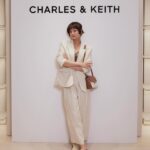 Mariya Nishiuchi Instagram - CHARLES & KEITH 渋谷店オープンとL'initialコレクションのデビューを記念して🌹 おめでとうございます🎉 @charleskeith_jp #CharlesKeithLinitial #CharlesKeithSS24 #チャールズアンドキース #ImwithCharlesKeith