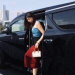 Mariya Nishiuchi Instagram - Tory Burchのアイコンバッグ、Ｔモノグラムの2024年春夏新作ローンチを祝したグローバルイベントにて🌴 サイズ感といいぷっくりとしたデザインがCute🤍 #ToryBurchSS24#Tmonogram #Tモノグラム#トリーバーチ#PR