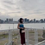 Mariya Nishiuchi Instagram - Tory Burchのアイコンバッグ、Ｔモノグラムの2024年春夏新作ローンチを祝したグローバルイベントにて🌴 サイズ感といいぷっくりとしたデザインがCute🤍 #ToryBurchSS24#Tmonogram #Tモノグラム#トリーバーチ#PR