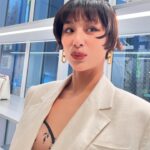 Mariya Nishiuchi Instagram - CHARLES & KEITH 渋谷店オープンとL'initialコレクションのデビューを記念して🌹 おめでとうございます🎉 @charleskeith_jp #CharlesKeithLinitial #CharlesKeithSS24 #チャールズアンドキース #ImwithCharlesKeith