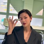 Mariya Nishiuchi Instagram - ついに！！！ 待ちに待ったプラダビューティーが3月20日から全国発売開始しました！！ そしてプラダ ビューティワークショップに参加してきました💎 パッケージもプラダらしい三角がモチーフで可愛くてサスティナブルだし、色もとても繊細で着け心地も良く早速お試しさせてもらいました！💄 そして保湿力抜群のリップ バームは男女問わずギフトにもおすすめだそうで私も早速ギフトに買います🤍 @pradabeauty @prada #PR #pradabeauty #プラダビューティ #prada