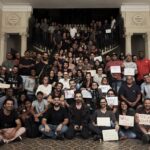 Marjorie Estiano Instagram - Sob Pressão! Muito orgulho. Muito agradecida por essa indicação ao Emmy @iemmys O Sob Pressão é realmente um projeto muito especial, muito sensível e muito necessário. Eu vejo isso, eu ouço e eu sinto em mim, na equipe, no público. É uma luz muito forte, de largo alcance. Me sinto muito honrada em fazer parte dele e da equipe mais inacreditável do mundo. Honrada em ter a oportunidade de me servir de todos os inúmeros ensinamentos que ele proporciona. Eu agradeço sempre, e quando a gente percebe o olhar de pessoas de outra cultura, que tem outras questões, outra realidade, vem junto uma esperança, uma sensação de acolhimento, de pertencimento. A gente percebe que não está sozinho. Que estamos sendo vistos e ouvidos! A saúde é um tema muito importante no mundo todo e um espelho de cada país. O Brasil é lindo, com gente muito trabalhadora, bem humorada, criativa, forte, perseverante. Acho que a nossa indicação fortalece ainda mais esse processo de apropriação das questões do nosso país. É mais um sopro a empurrar o barco pra frente. Parabéns! Parabéns! Parabéns! Parbéns aos profissionais da saúde! #equipãodossonhos ❤️❤️❤️❤️❤️❤️❤️❤️❤️❤️❤️❤️❤️❤️❤️❤️❤️❤️❤️❤️❤️❤️❤️#luvadeprocedimento