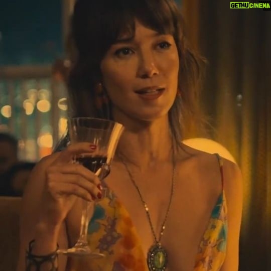 Marjorie Estiano - 26.6K Likes - Eu não sou ninguém depois de assistir a Marjorie e Fabio cantando juntos 💕#FimNoGloboplay #TelaQuente
#PraTodosVerem: Cena da série Fim em que Ruth e Ciro, vividos por Marjorie Estiano e Fabio Assunção, estão cantando em uma festa.