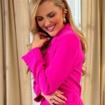 Marjorie de Sousa Instagram – 28 de mayo ♥️por @univision @golpedesuertetv 💵💰💰💰 @nicandrodiazof @produccion_nicandro @antonioarvizuv @alepalomera1 @mediaconceptspr @palomeragroup