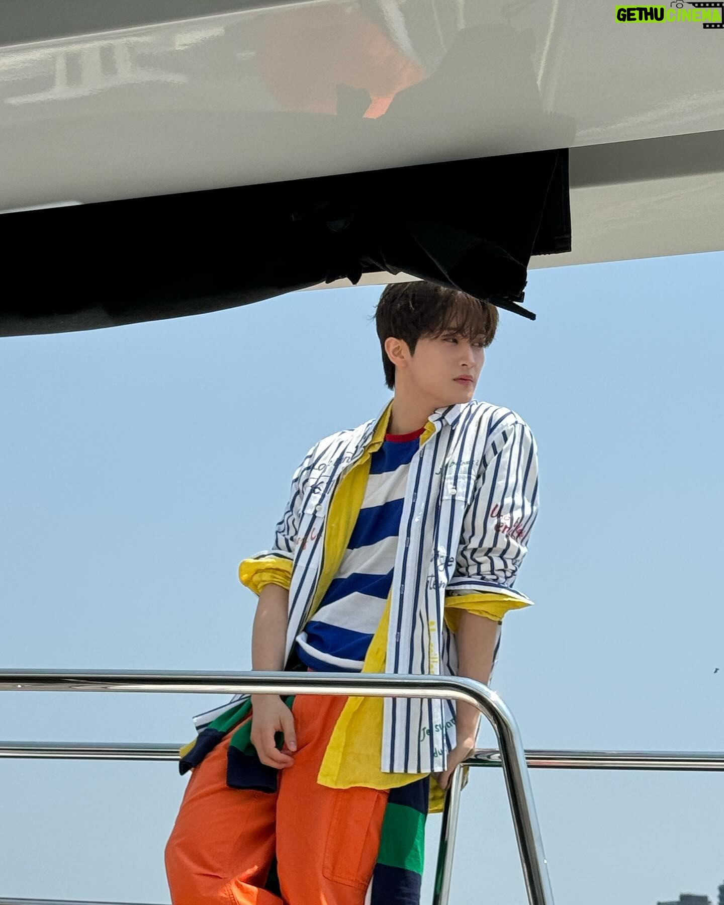 Mark Lee Instagram - 눈 뜬거임☺️ thanks again for having me @poloralphlauren #artofescape #yacht #시즈니 #nctzen