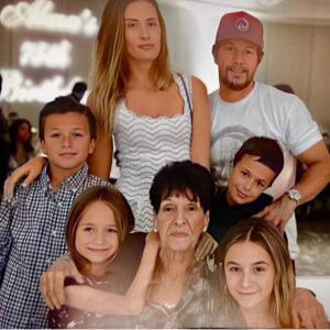 Mark Wahlberg Instagram - HAPPY MOTHER’S DAY🥰😘❤️🥳MISS YOU MOM💔LOVE YOU BABE❤️❤️❤️❤️ @byrheawahlberg ❤️❤️❤️❤️❤️