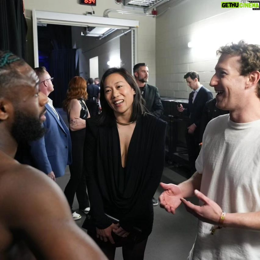 Mark Zuckerberg Instagram - What an epic night. Congrats @blessedmma @zhangweilimma @alexpoatanpereira @nobickal1 @funkmastermma on the great wins! Great to see so many legends and friends out there. Thanks @danawhite and @ufc for hosting us.