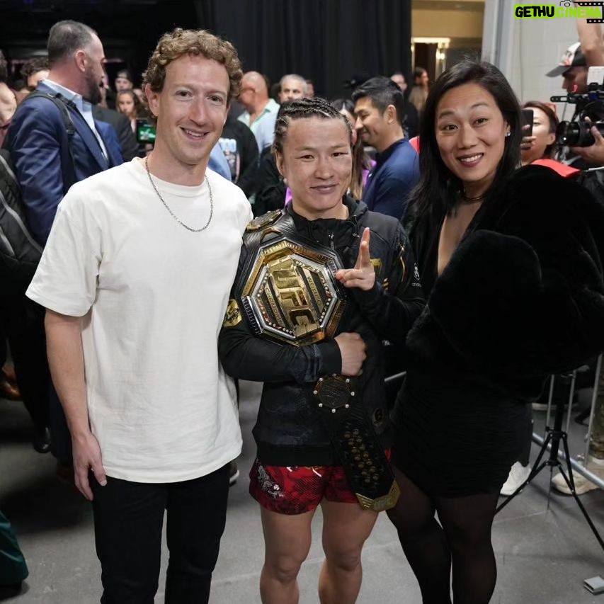 Mark Zuckerberg Instagram - What an epic night. Congrats @blessedmma @zhangweilimma @alexpoatanpereira @nobickal1 @funkmastermma on the great wins! Great to see so many legends and friends out there. Thanks @danawhite and @ufc for hosting us.
