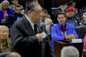 Marlene De Andrade Instagram - 🔵#21Mar || Queda aprobado por Unanimidad el Proyecto de Ley Orgánica para la Defensa de la Guayana Esequiba.

🔵Diputado Hermann Escarrá toma el derecho de palabra para resaltar el trabajo que llevó el Proyecto de Ley Orgánica para la Defensa de la Guayana Esequiba.

🔵Diputado Diosdado Cabello @dcabellor : 

“Está AN reivindica el derecho del pueblo venezolano de defender nuestro territorio con una Ley aprobada”.

🔵El Sol de Venezuela nace en el Esequibo, Gracias Pdte. @NicolasMaduro por ser el conductor de Victorias, hoy tod@s l@s diputad@s encabezados por el Presidente de la @asamblea_ven @jorgerpsuv_ hemos escrito la Historia buena de la Patria 🇻🇪 #WinstonVallenilla
