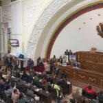 Marlene De Andrade Instagram – 🔵Derecho de palabra de la Vicepresidenta Ejecutiva de la República Bolivariana de Venezuela, Primera Vicepresidenta del Consejo de Ministros y Ministras del Poder Popular de Economía, Finanzas y Comercio Exterior, Doctora Delcy Eloina Rodríguez Gómez en ocasión de presentar el Proyecto de Ley contra el Fascismo, Neofascismo y Expresiones Similares, de acuerdo a lo consagrado  en el artículo 204 numeral 1 de la Constitución de la República Bolivariana de Venezuela.

🔵Presidente de la aN, diputado, Jorge Rodríguez: 
 
“Este es un pueblo que decidió  ser libre. Este es un pueblo de mujeres y hombres libres. Esta Ley que trae por encomienda del Pdte. @NicolasMaduro de mano de la Vicepresidenta Rodríguez, es una expresión necesaria para dar el debate con estos sectores de la vida política venezolana, que se definen como pertenecientes a la oposición”.

🔵Diputado Diosdado Cabello Rondón presenta la primera discusión del Proyecto de Ley contra el Fascismo, Neofascismo y Expresiones Similares, de conformidad con lo establecido en el artículo 104 del Reglamento Interior y de Debates de la AN.

🔵#02Abr || Queda aprobado por Mayoría Calificada, el Proyecto de Ley contra el Fascismo, Neofascismo y Expresiones Similares, en su primera discusión 🇻🇪🙏🏻🙏🏻🙏🏻
