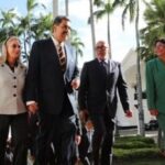 Marlene De Andrade Instagram – 🔵Pdte. @NicolasMaduro :

La decisión del 3 de diciembre, ahora se ha convertido en Ley de la República, para formar parte de la estructura jurídica del movimiento político e institucional interno de nuestro país, hoy recibimos una Ley ratificada en su carácter orgánico por parte del TSJ; y con la potestad que me da la constitución, la decisión tomada por las venezolanas y los venezolanos en el referendo consultivo será cumplida en todas sus partes, y con esta Ley, seguiremos la defensa de Venezuela en los escenarios internacionales.

🔵Luego de que el pueblo se expresara de manera constitucional el #3Dic, la Asamblea Nacional hizo lo que tenía que hacer, amplió la convocatoria a la consulta de la Ley Orgánica para la Defensa de la Guayana Esequiba. ¡Los venezolanos y las venezolanas fuimos partícipes con nuestro derecho y poder!

Con mucho orgullo, amor y compromiso firmé y promulgué esta Ley Orgánica vinculante y obligante que ha aprobado la Asamblea Nacional, ha valido la pena rescatar el sueño de las libertadoras y los libertadores, de luchar por nuestra tierra y nuestros derechos. Más temprano que tarde, recuperaremos los derechos de Venezuela sobre la Guayana Esequiba. ¡Así lo juro y así será! 🇻🇪🙏🙏

¡El Sol de Venezuela, nace en el Esequibo!

@florescilia 
@delcyrodriguezv 
@jorgerpsuv_ 
@dcabellor