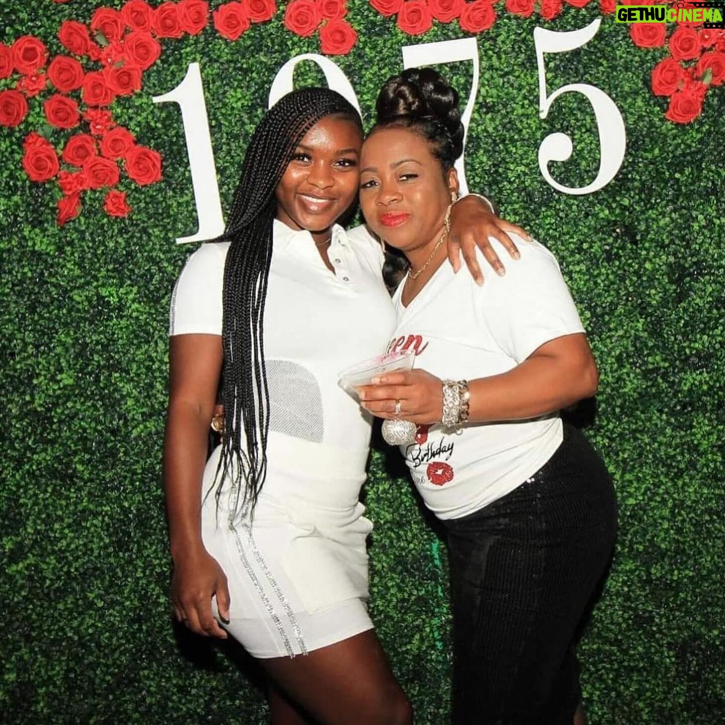 Marlo Hampton Instagram - Happy Birthday to my Dawg🎂 @tonyafudge it’s Taurus season and time for you to turn all the way up!!! Love you sis 🎉