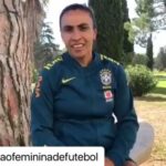Marta Instagram - #Repost @selecaofemininadefutebol with @make_repost ・・・ REALEZA EM FESTA! ⠀ Nossa Rainha Marta, craque da Seleção Brasileira Feminina, manda seu recado no aniversário do Rei Pelé! 👑⚽🇧🇷 ⠀ #Pele80 #ORei80 @pele