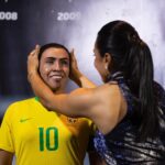 Marta Instagram - Hoje foi um dos dias mais especiais da minha vida. Poder eternizar a minha história na casa do nosso futebol , história essa que não é só minha e sim de todas aquelas pessoas que contribuíram e que ainda contribui em minha trajetória . Minhas companheiras de trabalho meus treinadores desde o professor tota, minha família ,meu empresário e grande mentor @fpfarah ,meus amigos , meus fãs e em especial aquelas mulheres guerreiras que lutaram desde o princípio para que hoje pudéssemos viver uma nova era no nosso futebol . Deixo aqui meu agradecimento a confederação brasileira em nome do presidente Ednaldo Rodrigues e a todos que de maneira direta e indireta colaboraram para que tudo isso acontecesse. Gratidão ! @selecaofemininadefutebol @cbf_futebol #futebolfemininobrasil
