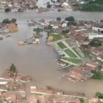 Marta Instagram - Oi, gente, tudo bem? Hoje é o Dia Mundial da Solidariedade. Esse momento tem mostrado pra todo mundo o poder da solidariedade, de ajudar o próximo. Um ato de solidariedade que me deixou muito feliz, recentemente, foram as doaçoes que tanta gente fez para Santana do Ipanema AL, agora em abril, por conta da enchente. Está aí um exemplo de que juntos, somos mais fortes! #StrongerTogether #UN #ONU🇺🇳 . . Hi everyone, I hope you all are well! • Today is World Solidarity Day. Our current moment has shown to the whole world the power of solidarity, helping the one next to you. An act of solidarity that made me very happy, recently, was all the donations that so many people made to Santana de Ipanema in April due to a devastating flood. • This is an example that together, we are stronger! #StrongerTogether #UN # ONU🇺🇳