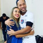 Marta Instagram - Vc presenteou o mundo da bola com sua genialidade e alegria! Reinventou o jogo com um sorriso contagiante e muita mágica. No seu aniversário, receba a mesma luz inspiradora para seguir em frente com sabedoria, ânimo e força. Feliz aniversário!! @ronaldinho You gifted the football world with your geniality and joy! Reinvented the game with a contagious smile and a lot of magic. On your birthday, receive the same inspiring light to move forward with wisdom, courage and strength. Happy Birthday!! @ronaldinho