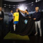 Marta Instagram - Hoje foi um dos dias mais especiais da minha vida. Poder eternizar a minha história na casa do nosso futebol , história essa que não é só minha e sim de todas aquelas pessoas que contribuíram e que ainda contribui em minha trajetória . Minhas companheiras de trabalho meus treinadores desde o professor tota, minha família ,meu empresário e grande mentor @fpfarah ,meus amigos , meus fãs e em especial aquelas mulheres guerreiras que lutaram desde o princípio para que hoje pudéssemos viver uma nova era no nosso futebol . Deixo aqui meu agradecimento a confederação brasileira em nome do presidente Ednaldo Rodrigues e a todos que de maneira direta e indireta colaboraram para que tudo isso acontecesse. Gratidão ! @selecaofemininadefutebol @cbf_futebol #futebolfemininobrasil