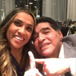 Marta Instagram - Arrasada, triste, chocada... Perdemos um dos Deuses da Bola, uma Lenda HISTÓRICA, e de Âmbito Mundial, que inspirou a TODOS nós, profissionais da bola, com sua magia e amor ÚNICOOOOO na forma/maneira como ele tratava a bola!!! GRATIDÃO por ter a HONRA de ter conhecido vc: MEU REI🤴 HERMANO ❤️‼️‼️