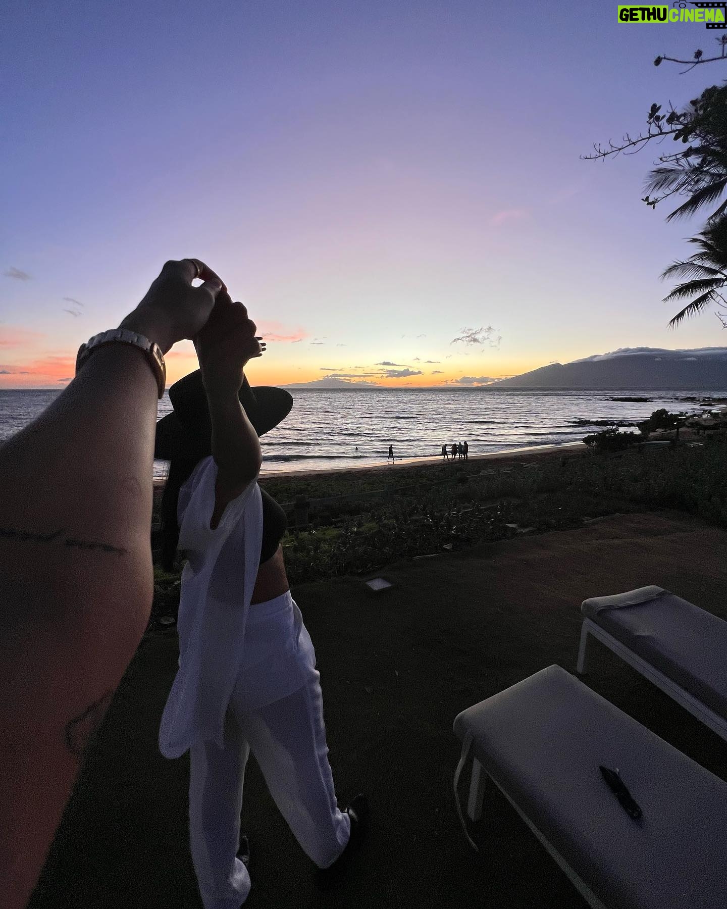 Marta Instagram - The best times in Maui 🤙🏽! Gratidão 🙏🏽! @carrie__lawrence