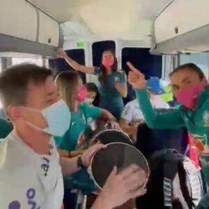 Marta Instagram - Alô @junior_maestro_5 recebemos o recado! Por aqui o samba não vai faltar! Obrigada pela torcida! Vamos levar essa alegria brasileira para Tóquio @selecaofemininadefutebol 

🇧🇷⚽️
