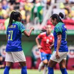 Marta Instagram – Carta aberta : 👑Marta

Primeiro quero te pedir desculpa pela forma que foi, como foi e quando foi . 
Sem sombra de dúvida você merecia mais que isso, só que saio daqui com um aprendizado enorme que sim , precisamos fazer mais , treinar mais , se dedicar mais, preparar mais, tudo um pouquinho mais pra chegar no ideal . 

Obrigada por realizar meus sonhos, obrigada por não desistir da modalidade, obrigada pela persistência , obrigada pela resiliência, obrigada por me me mostrar garra, determinação , por me fazer sonhar e acreditar que é possível. Você é referência. 

O resultado dessa copa do mundo não diminui quem você é , a sua grandeza é única você vai continuar inspirando daqui 10 20 30 anos meninas que sonham em ser como você de praticar o mesmo esporte que você . 

E eu me comprometo a honrar esse país essa seleção por você , dar continuidade nessa história linda  e não acabou aqui.

✨REFERÊNCIA✨😭