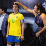 Marta Instagram - Hoje foi um dos dias mais especiais da minha vida. Poder eternizar a minha história na casa do nosso futebol , história essa que não é só minha e sim de todas aquelas pessoas que contribuíram e que ainda contribui em minha trajetória . Minhas companheiras de trabalho meus treinadores desde o professor tota, minha família ,meu empresário e grande mentor @fpfarah ,meus amigos , meus fãs e em especial aquelas mulheres guerreiras que lutaram desde o princípio para que hoje pudéssemos viver uma nova era no nosso futebol . Deixo aqui meu agradecimento a confederação brasileira em nome do presidente Ednaldo Rodrigues e a todos que de maneira direta e indireta colaboraram para que tudo isso acontecesse. Gratidão ! @selecaofemininadefutebol @cbf_futebol #futebolfemininobrasil