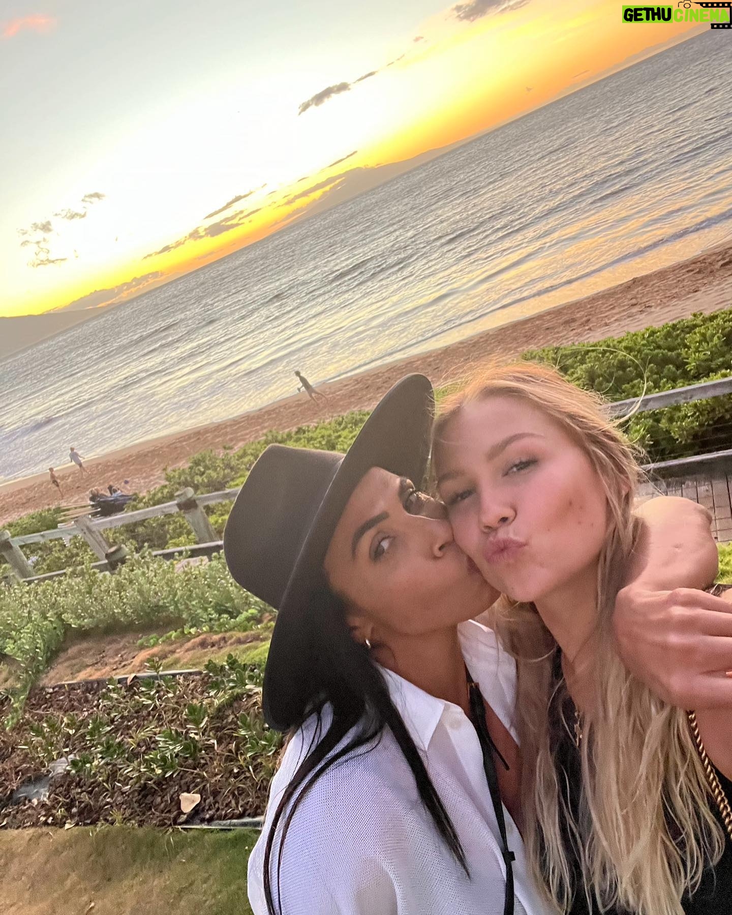 Marta Instagram - The best times in Maui 🤙🏽! Gratidão 🙏🏽! @carrie__lawrence