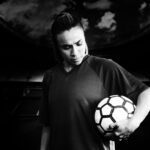 Marta Instagram - Nem sempre os sonhos de uma jogadora se realizam só dentro do campo. Quero expressar minha profunda gratidão por tudo que os gramados sempre me proporcionaram e agora pela oportunidade de poder ensinar o que aprendi dentro e fora deles para uma nova geração.