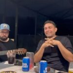 Marta Instagram - Sempre bom estar com pessoas tão especiais como vocês meus amigos , noite maravilhosa de muita cantoria e boas conversas !