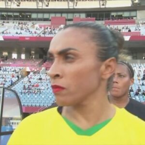 Marta Instagram - Simplesmente ela: Marta! 👑❤️ Por seis vezes foi considerada a melhor do mundo pela FIFA, quase 300 gols na carreira, a maior artilheira em Copas! E a próxima é a última dela e que venha o primeiro Mundial ⚽️✨ Bora torcer com a gente em julho? #FutebolNaGlobo