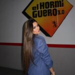Marta Díaz Instagram – Mi segunda vez en el @elhormiguero mejor acompañada imposible! 🤩❤️ 
Calentando motores para lo que se viene esta noche @eldesafioa3 LA FINAL! 🔥

MakeupLook: @lancomeofficial @beautyexpertlancome 
Hair: @ghdspain 
Traje: @byniumaal 
Joyas: @rabatjewellery