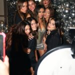 Marta Díaz Instagram - MD’23 🥹🎂✨🤭 QUE INCREÍBLE FUE! Celebrando los 23 con las personas más especiales, me siento tan afortunada y agradecida por tener tanta gente bonita a mi lado! 🫶🏼 @partytipieventos segundo año consecutivo porque son los mejores organizando y decorando fiestas, no pudieron dejar todo más impecable @oconnorevents dj, luces, fue demasiado 🙌🏼🎉 @alquilatushinchables de bolas, un puntazo que todo el mundo ama @mamaeselultimo_tattoo estuvieron toooda la noche sin parar de tatuar, no se cuantas personas pasaron por su rincón Gracias por haberlo hecho posible! 💕 LOOK: Vestido: @yoox Zapatos: @lesilla Botas altas: @lesilla (las botas de mis sueños) Top: @danmoreofficial Falda: @halcyon__studios Estilista: @davidrivas___