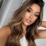 Marta Díaz Instagram – Llevaba un tiempo queriendo un cambio de look y gracias a @wellaproes y @javiervila_ he conseguido el mejor resultado 🤩
Enamorada del color y el extra de brillo ❤️ 

#coloristawella Publi