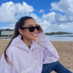 Marta Díaz Instagram - 10 fotos de estos días en Santander 1. Con un viento que casi nos lleva 2. Aquí paró 🙃 3. La tormenta más bonita del verano en la playa más bonita 4. Las siestas>>> 5. Este plan me hace muy feliz 6. No sé cuántas fotos me habré hecho aquí a lo largo de mi vida 7. La que nos cayó 8. El faro. Y el viento. 9. Las fotos sin posar son las mejores 10. Este viaje está siendo muy especial