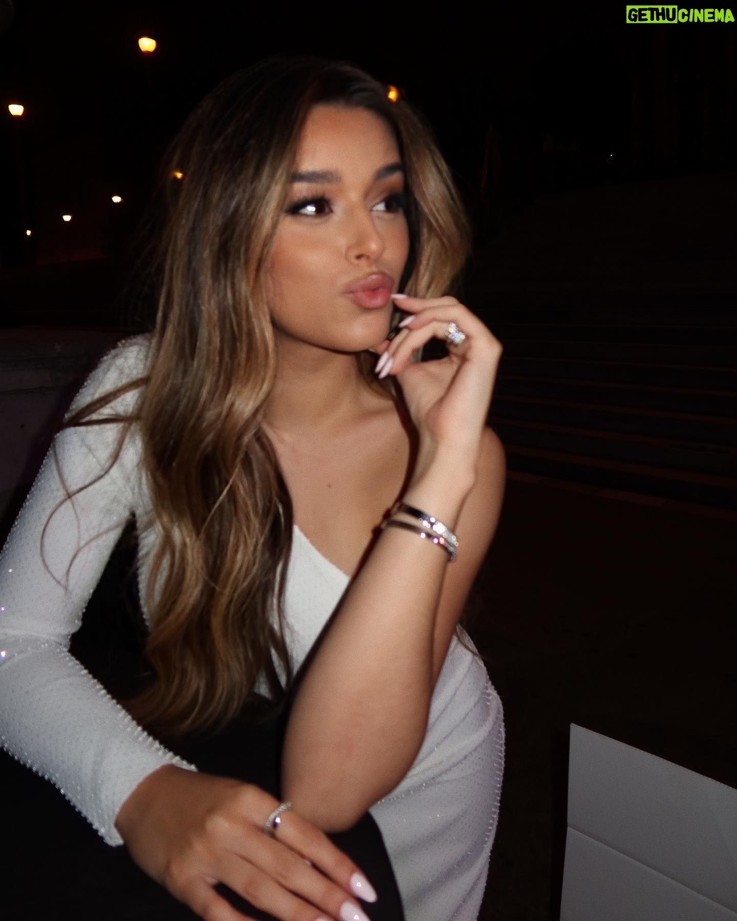 Marta Díaz Instagram - Aportando nuestro granito de arena un año más para la lucha contra las enfermedades infecciosas ❤️ @peopleinredgala Makeuplook: @lancomeoficial @beautyexpertlancome x @miguelbling Hair: @ghdspain