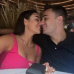 Marta Díaz Instagram – Feliz cumpleaños @sergioregui ❤️
Creo que hoy es el mejor día para repetirte lo orgullosa que estoy de ti, lo valiente que eres, y lo mucho que nos has enseñado en este año tan diferente y complicado. 

Tan tan feliz y agradecida a la vida por pasar este cumpleaños juntos. Te quiero mucho mi amor, feliz vida!