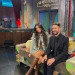 Marta Díaz Instagram - Ayer volvimos a la @laresistenciacero me lo pasé demasiado bien, gracias @davidbroncano por portarte tan bien conmigo 😂🙏🏽 y hacerme pasar un rato tan divertido! Nos vemos pronto! 😇 Hair: @sandrononna x @ghdspain Makeup: @beautyexpertlancome @lancomeofficial Ya tenéis la entrevista disponible en YT! ❤️ gracias por vuestros mensajes!
