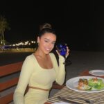 Marta Díaz Instagram – Que bonito está siendo Maldivas a tú lado @sergioregui 🏝🦀

@transitours_ 
@sunsiyamirufushi