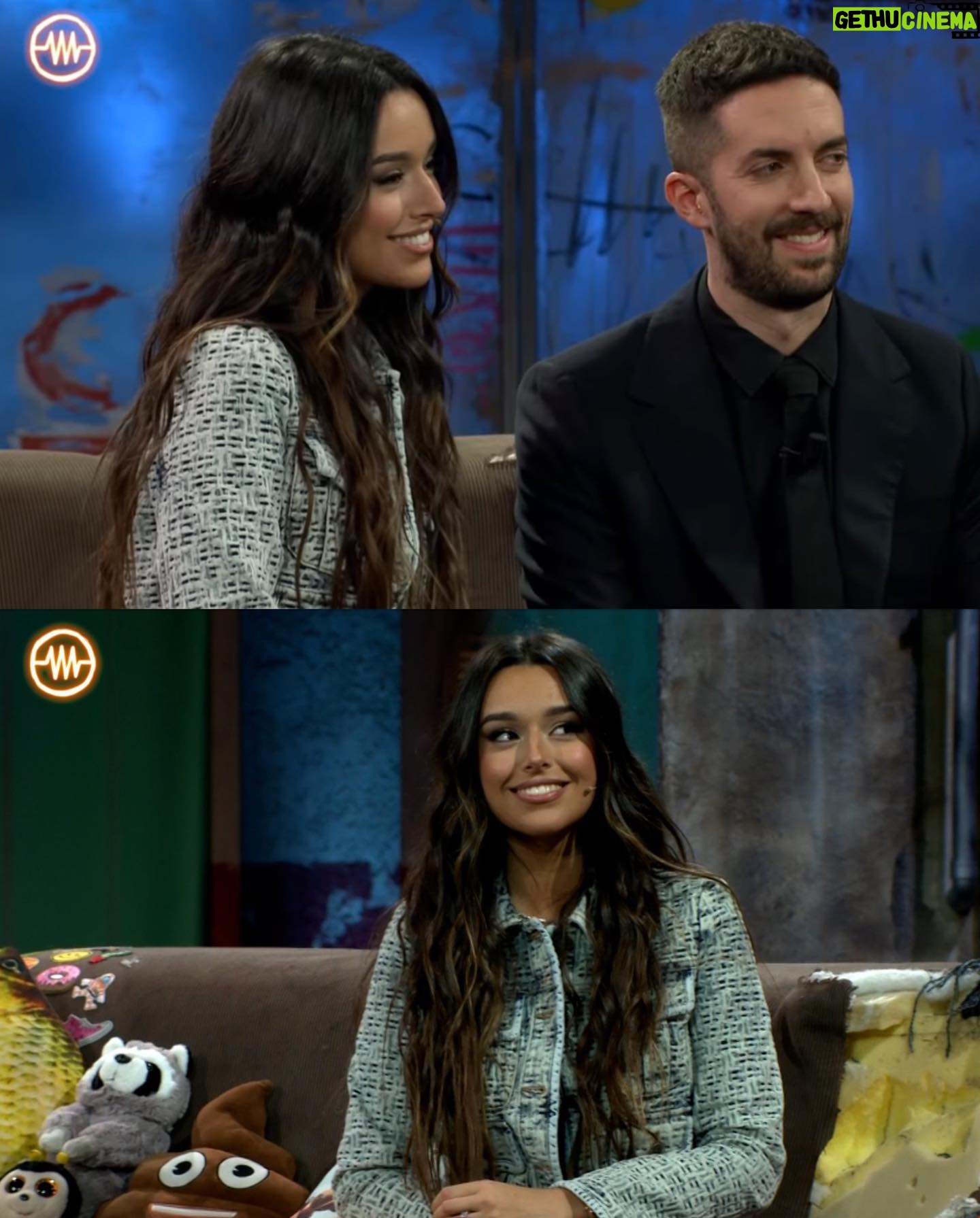 Marta Díaz Instagram - Ayer volvimos a la @laresistenciacero me lo pasé demasiado bien, gracias @davidbroncano por portarte tan bien conmigo 😂🙏🏽 y hacerme pasar un rato tan divertido! Nos vemos pronto! 😇 Hair: @sandrononna x @ghdspain Makeup: @beautyexpertlancome @lancomeofficial Ya tenéis la entrevista disponible en YT! ❤️ gracias por vuestros mensajes!