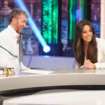 Marta Díaz Instagram - Que experiencia tan bonita🥹jamás se me olvidará el día de ayer 🙏🏽gracias de nuevo al @elhormiguero por invitarme y a @pablomotos por ser el más crack 😂🫶🏼✨🤩 La última foto 😂 microfonándome muerta de miedo, de nervios, y con mucho pipí 🙃