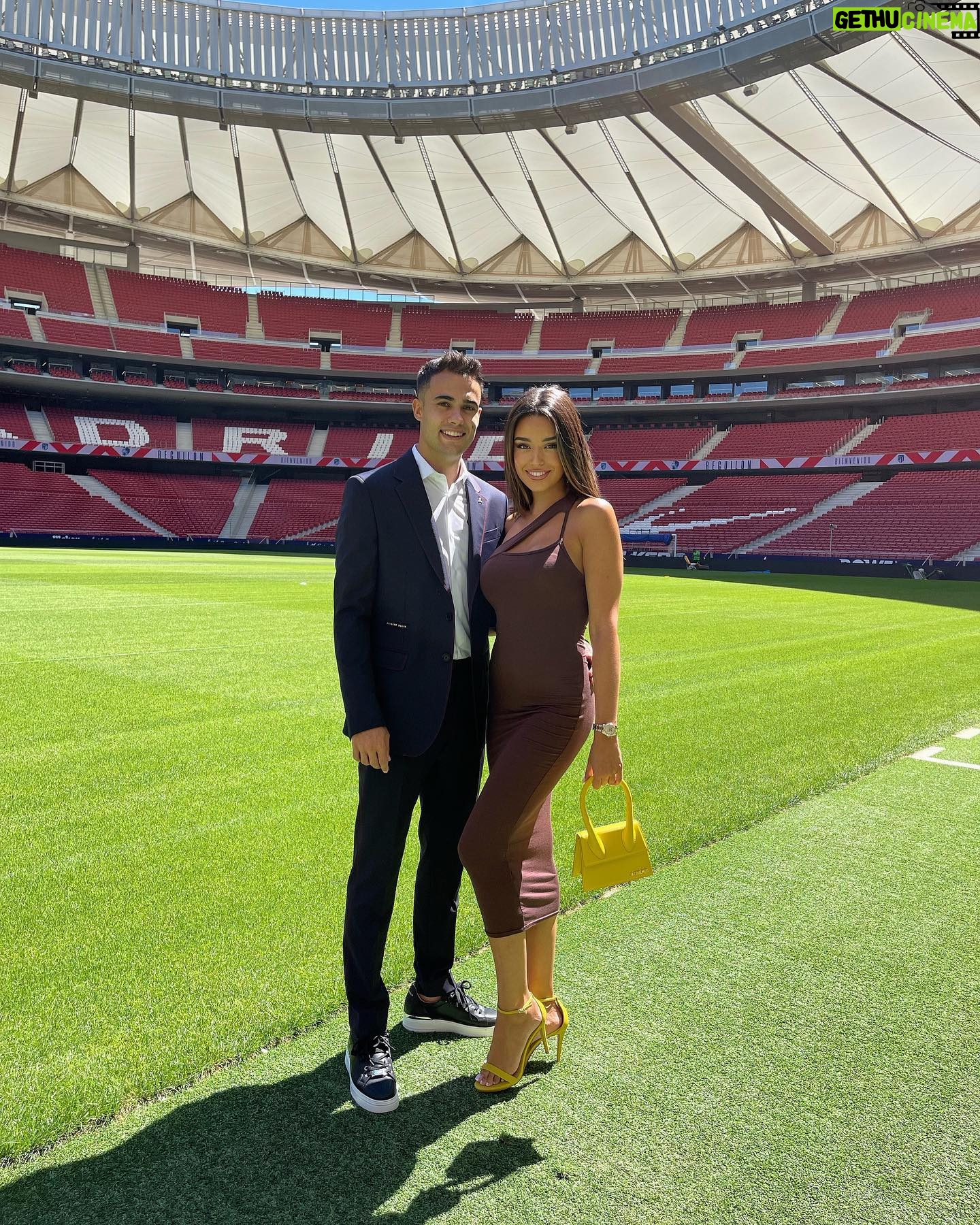 Marta Díaz - 0.9 Million Likes - Siempre a tu lado ❤️ siempre contigo.