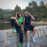 Marta Díaz Instagram - 10 fotos de agosto ✨ 1. De guapa 😂 2. Amo estos conjuntos 🤩 3. Mi hermana me ha obligado a subirla 😆 4. Me dice que la ponga hasta de foto de perfil 🫣 le hacemos caso? 5. Del directo del otro día 📸 6. Con mi hermano en la sierra 🏔 7. Muy Ferxxo por mi parte 🐍 8. Selfie que me encanta 🙃 9. Primer día que llegó 😎 10. La camiseta>>>