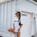 Marta Díaz Instagram - RESUMEN DE MIS LOOK PARA EL @arenal_sound ¿Con cuál te quedas? Yo con el momento de volver a ver a mi @emiliamernes 💖🌸🫶🏼😂
